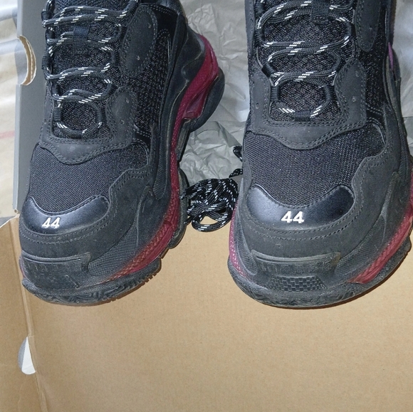 Triple S Balenciagas - Picture 2 of 9